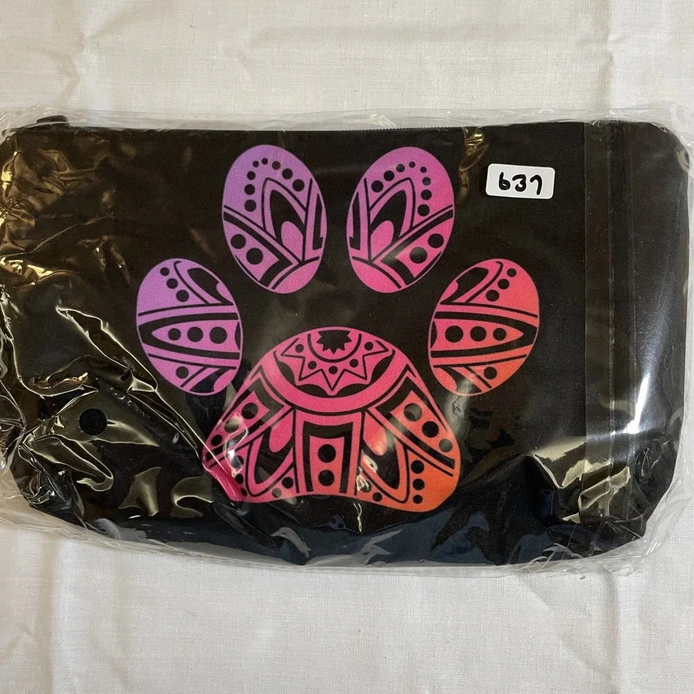 The Pouch Cosmetic Bag Womens OS Black NWT Paw Print Mandala Travel Makeup Case